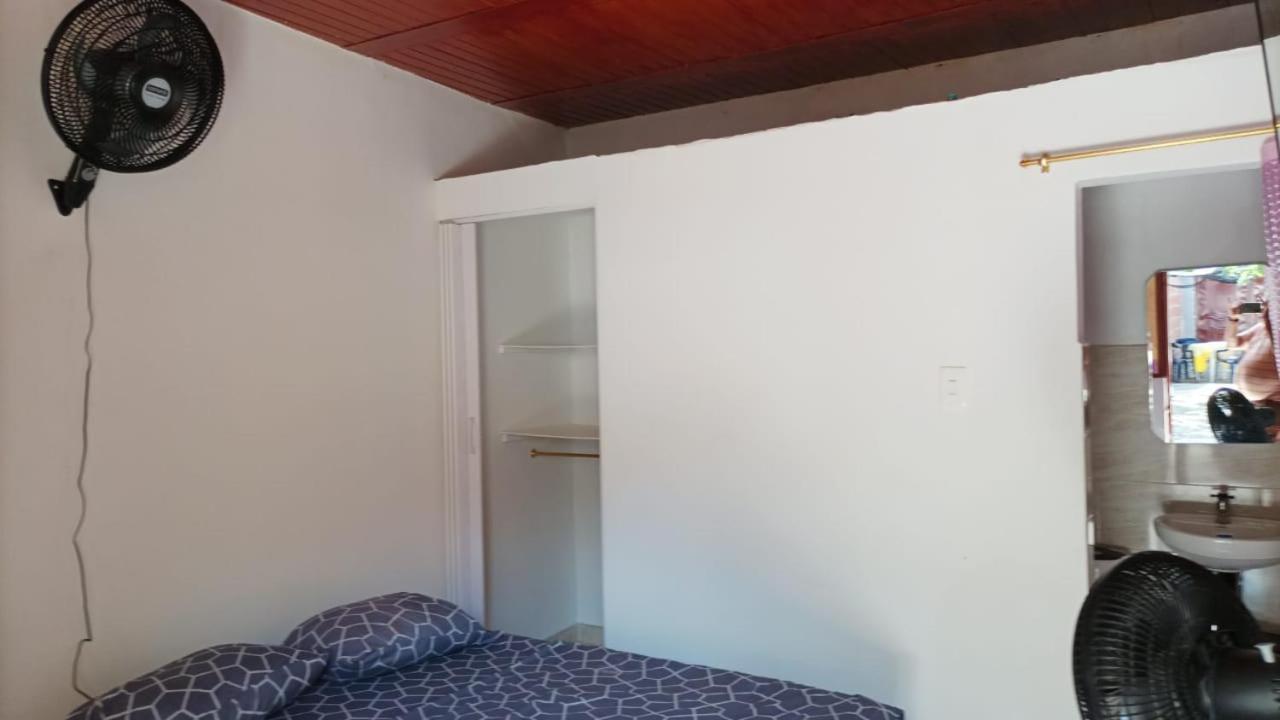 Hostal Arambulo Villavieja Buitenkant foto